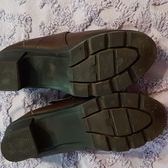 Shoes - Picture 2 of 2